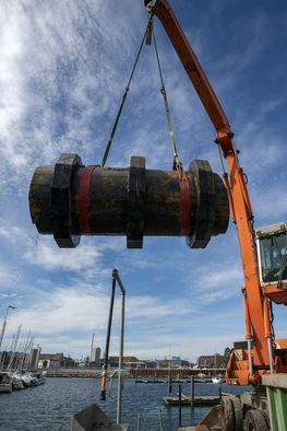 Marinarkæologer fra Vikingeskibsmuseet arbejder i disse dage i Københavns Nordhavn, hvor de foretager undersøgelser forud for etableringen af Nordhavnstunnelen. Her har de genfundet en historisk kloakledning i Svanemøllebugten.