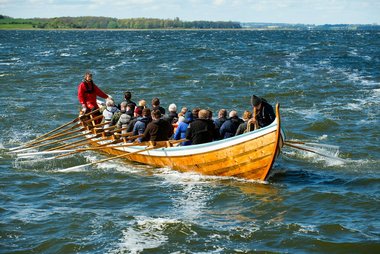 Kurset ‘Den klinkbyggede åbne båd’ er for dig, der arbejder med friluftsliv, kulturarv eller undervisning i maritime miljøer, og som vil styrke dine kompetencer i praksisnær kystformidling.