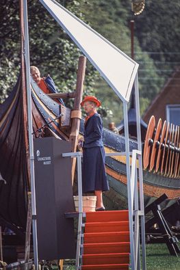I 2004 navngav Dronningen langskibet ’Havhingsten fra Glendalough’ – verdens længste rekonstruktion af et Vikingeskib - og påtog sig dermed opgaven, som skibets gudmor. Denne relation er siden blevet holdt ved lige gennem talrige officielle og private besøg på skibet.
