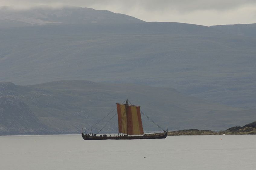 Sejladsforsøg med Havhingsten fra Glendalough ved Loch Inver 2007. Foto Werner Karrasch