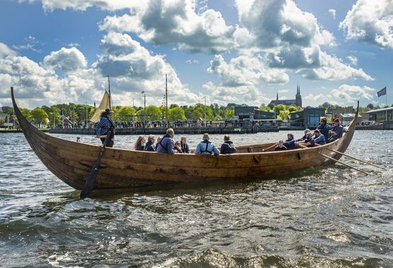 Jomfrurejse med Estrid Byrding, det seneste vikingeskib bygget på Vikingeskibsmuseet i Roskilde
