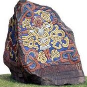 Den store Jelling-sten (ca. 965):  Kong Harald bød gøre disse kumler efter Gorm, sin fader, og efter Thyre, sin moder, den Harald, som vandt sig hele Danmark og Norge og gjorde danerne kristne.