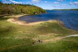 Roskilde fjord og Vikingeskibsmuseet ligger i hjertet af nationalparken, der består af næsten lige store arealer land og vand. Foto: INSP Media